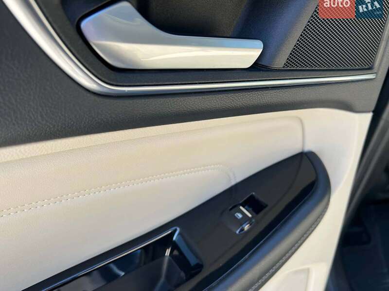 Внедорожник / Кроссовер Ford Edge 2016 в Львове