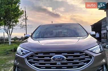 Позашляховик / Кросовер Ford Edge 2019 в Сарнах