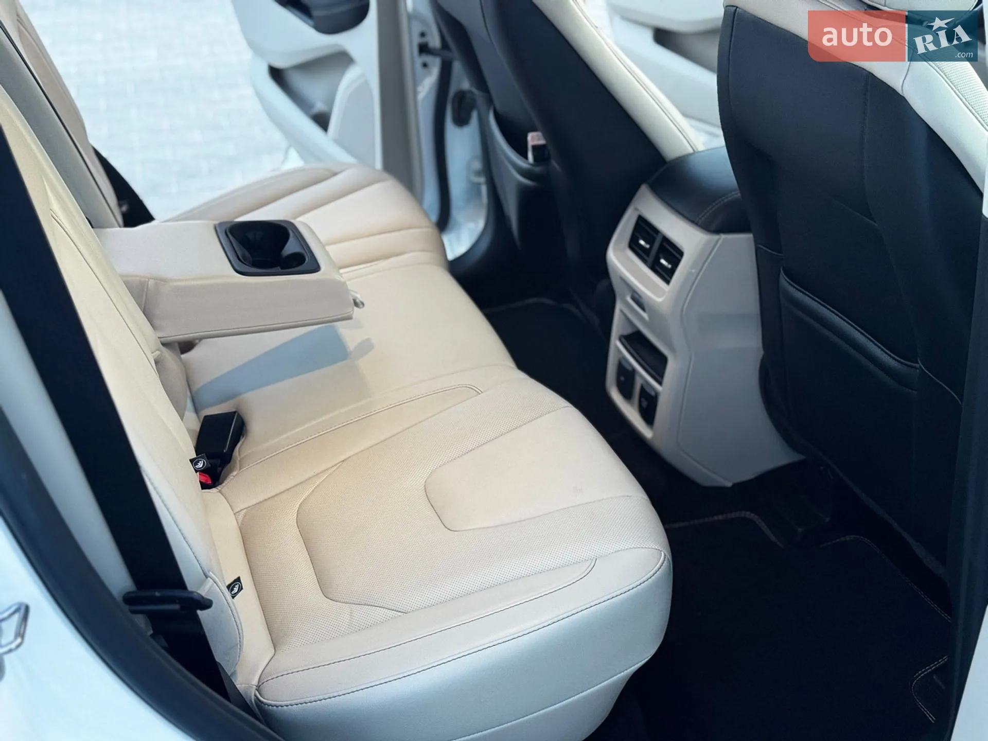 2019 Ford Edge - мініатюра 28