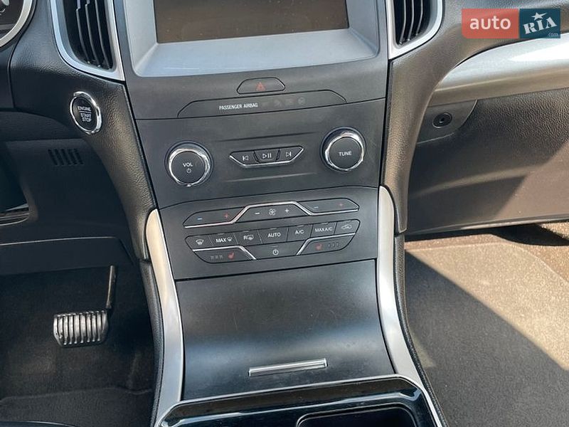Внедорожник / Кроссовер Ford Edge 2019 в Вараше