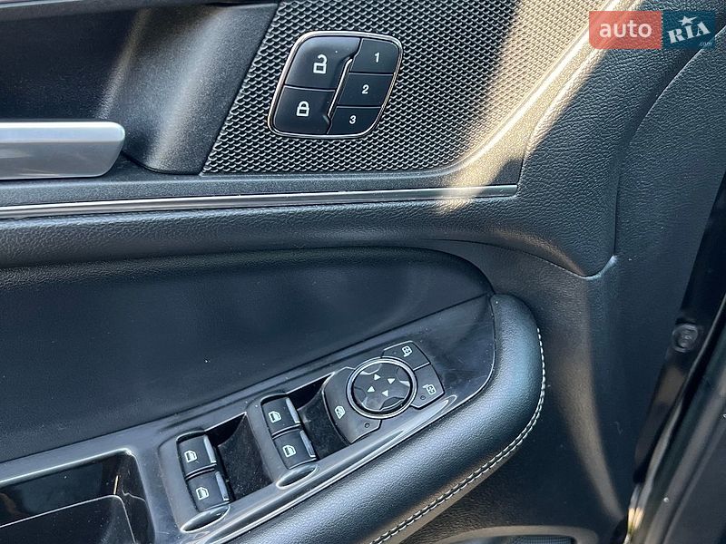 Внедорожник / Кроссовер Ford Edge 2016 в Здолбунове