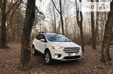 Внедорожник / Кроссовер Ford Escape 2018 в Киеве