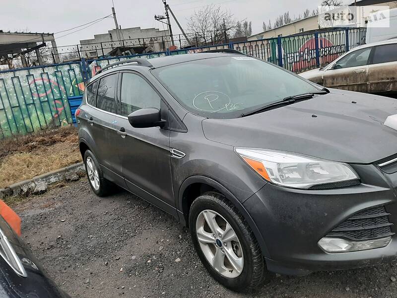 Внедорожник / Кроссовер Ford Escape 2016 в 