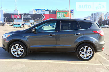 Позашляховик / Кросовер Ford Escape 2016 в 