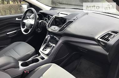 Позашляховик / Кросовер Ford Escape 2013 в 