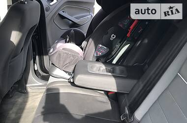 Позашляховик / Кросовер Ford Escape 2013 в 
