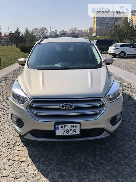 Позашляховик / Кросовер Ford Escape 2018 в Дніпрі
