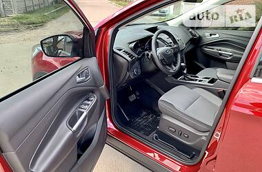 Позашляховик / Кросовер Ford Escape 2016 в 