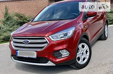 Позашляховик / Кросовер Ford Escape 2016 в 