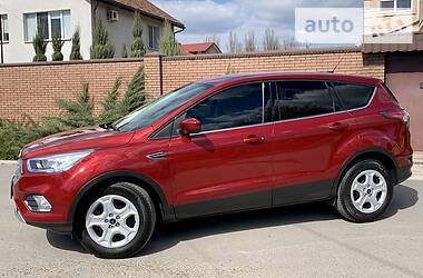 Позашляховик / Кросовер Ford Escape 2016 в 