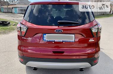 Позашляховик / Кросовер Ford Escape 2016 в 