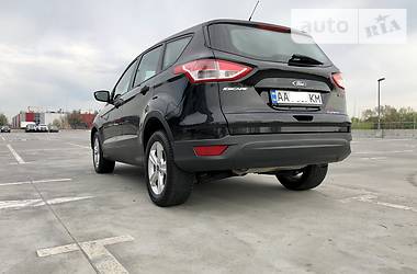 Позашляховик / Кросовер Ford Escape 2014 в 