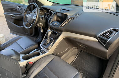 Позашляховик / Кросовер Ford Escape 2012 в 