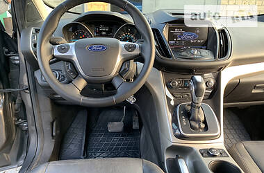 Позашляховик / Кросовер Ford Escape 2012 в 