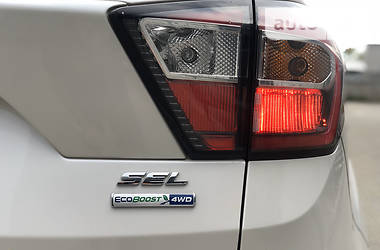 Позашляховик / Кросовер Ford Escape 2018 в 