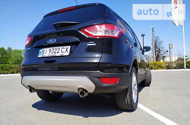 Позашляховик / Кросовер Ford Escape 2013 в 
