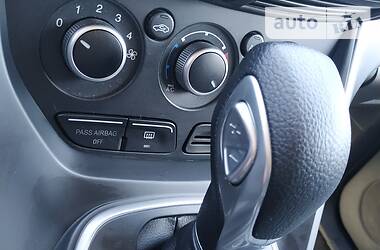 Позашляховик / Кросовер Ford Escape 2013 в 
