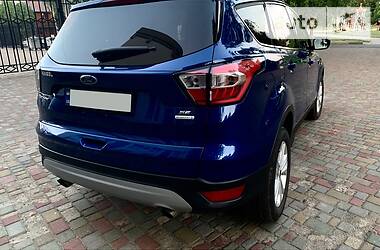 Позашляховик / Кросовер Ford Escape 2017 в 