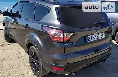Позашляховик / Кросовер Ford Escape 2017 в 