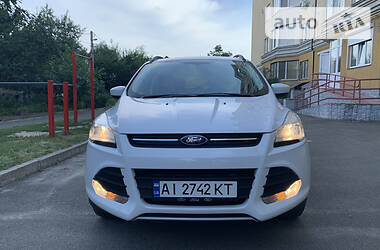Позашляховик / Кросовер Ford Escape 2015 в 