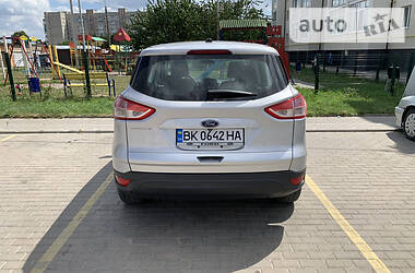 Внедорожник / Кроссовер Ford Escape 2014 в Ровно