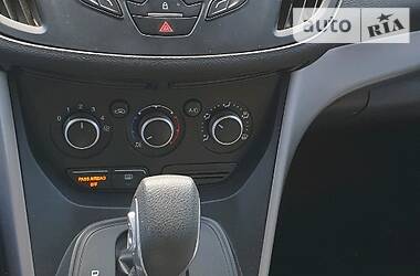Позашляховик / Кросовер Ford Escape 2016 в 