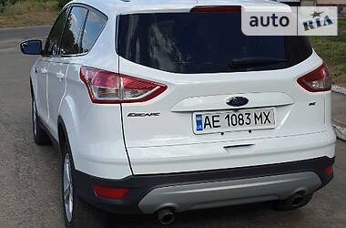 Позашляховик / Кросовер Ford Escape 2016 в 