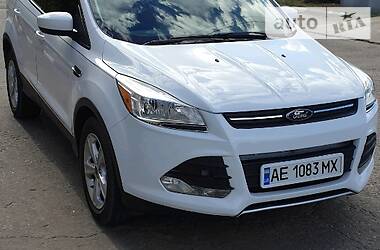 Позашляховик / Кросовер Ford Escape 2016 в 