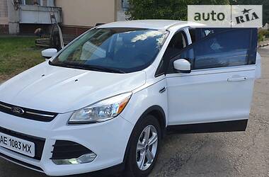 Позашляховик / Кросовер Ford Escape 2016 в 