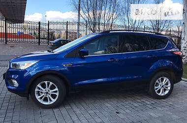 Позашляховик / Кросовер Ford Escape 2017 в 