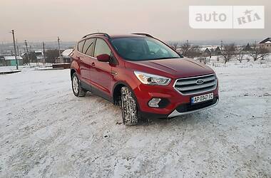 Внедорожник / Кроссовер Ford Escape 2017 в Запорожье