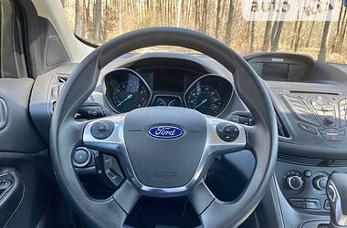 Внедорожник / Кроссовер Ford Escape 2015 в Ровно