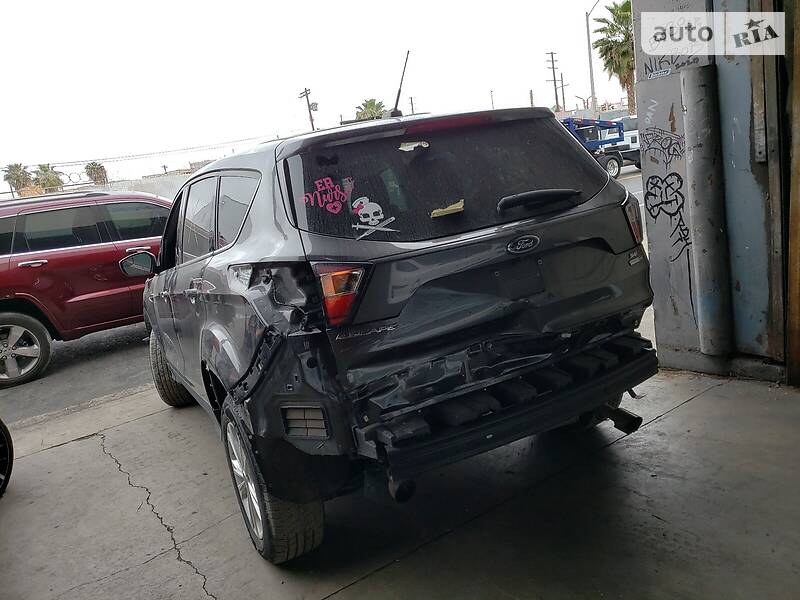 Внедорожник / Кроссовер Ford Escape 2017 в Тернополе