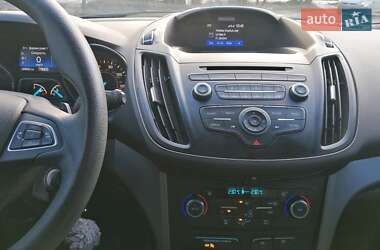 Внедорожник / Кроссовер Ford Escape 2016 в 