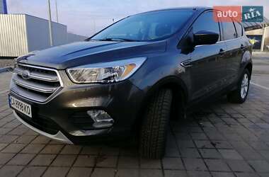 Внедорожник / Кроссовер Ford Escape 2016 в 