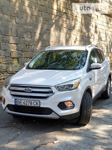 Позашляховик / Кросовер Ford Escape 2016 в Миколаєві