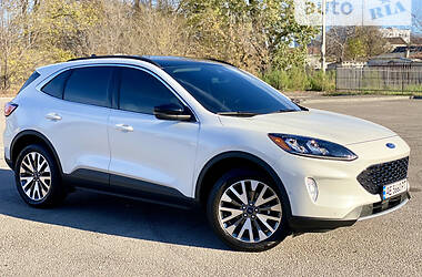Внедорожник / Кроссовер Ford Escape 2020 в 