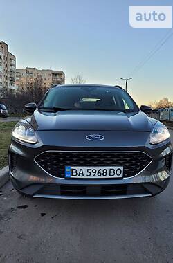 Внедорожник / Кроссовер Ford Escape 2020 в 