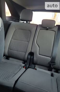 Внедорожник / Кроссовер Ford Escape 2020 в 