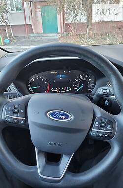 Внедорожник / Кроссовер Ford Escape 2020 в 