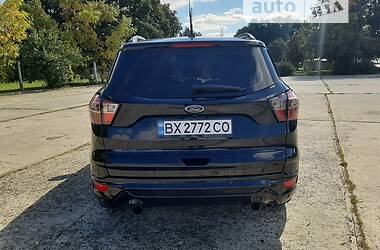 Внедорожник / Кроссовер Ford Escape 2017 в Нетешине