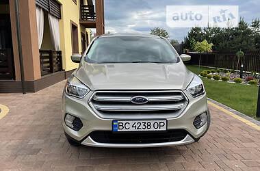 Внедорожник / Кроссовер Ford Escape 2017 в Дрогобыче