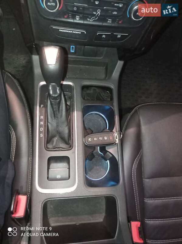 Внедорожник / Кроссовер Ford Escape 2017 в Змиеве