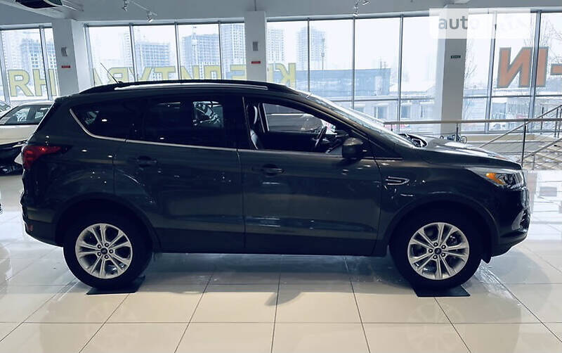 Внедорожник / Кроссовер Ford Escape 2019 в Сумах