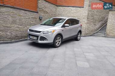 Позашляховик / Кросовер Ford Escape 2015 в 