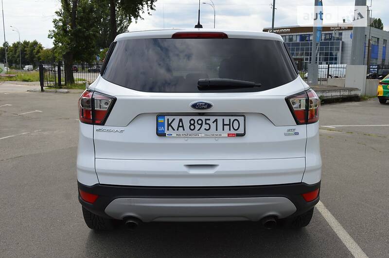 Позашляховик / Кросовер Ford Escape 2016 в Києві