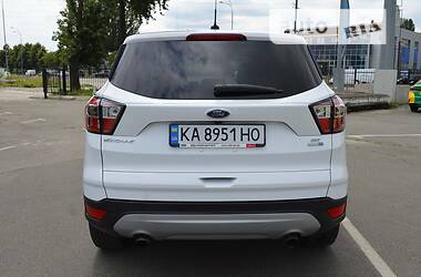 Внедорожник / Кроссовер Ford Escape 2016 в 