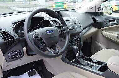 Внедорожник / Кроссовер Ford Escape 2016 в 