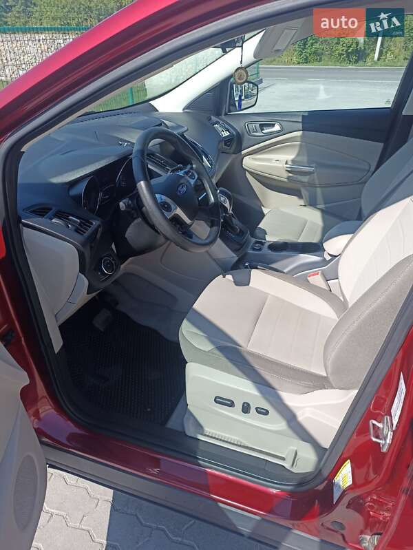 Внедорожник / Кроссовер Ford Escape 2014 в Каменке-Бугской