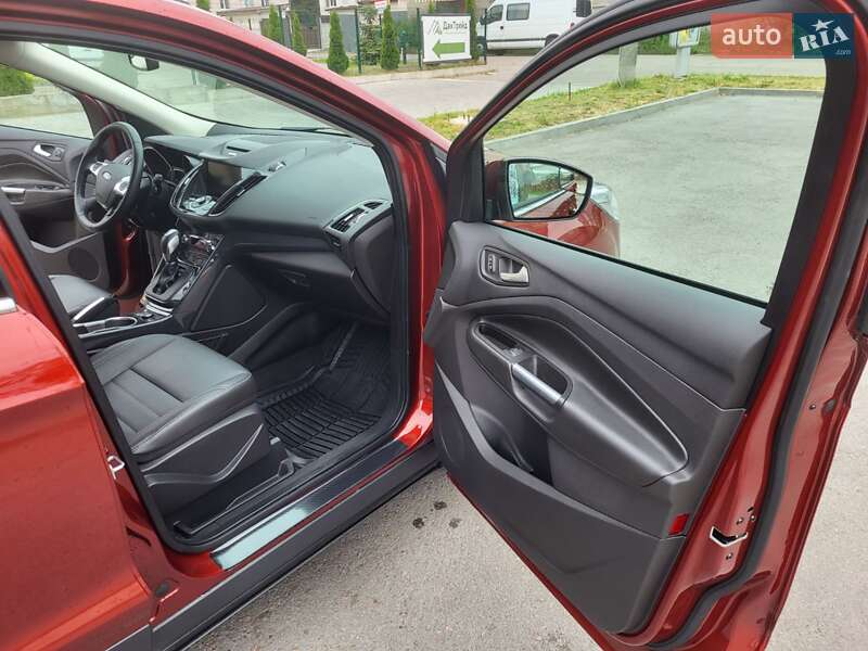 Внедорожник / Кроссовер Ford Escape 2014 в Костополе